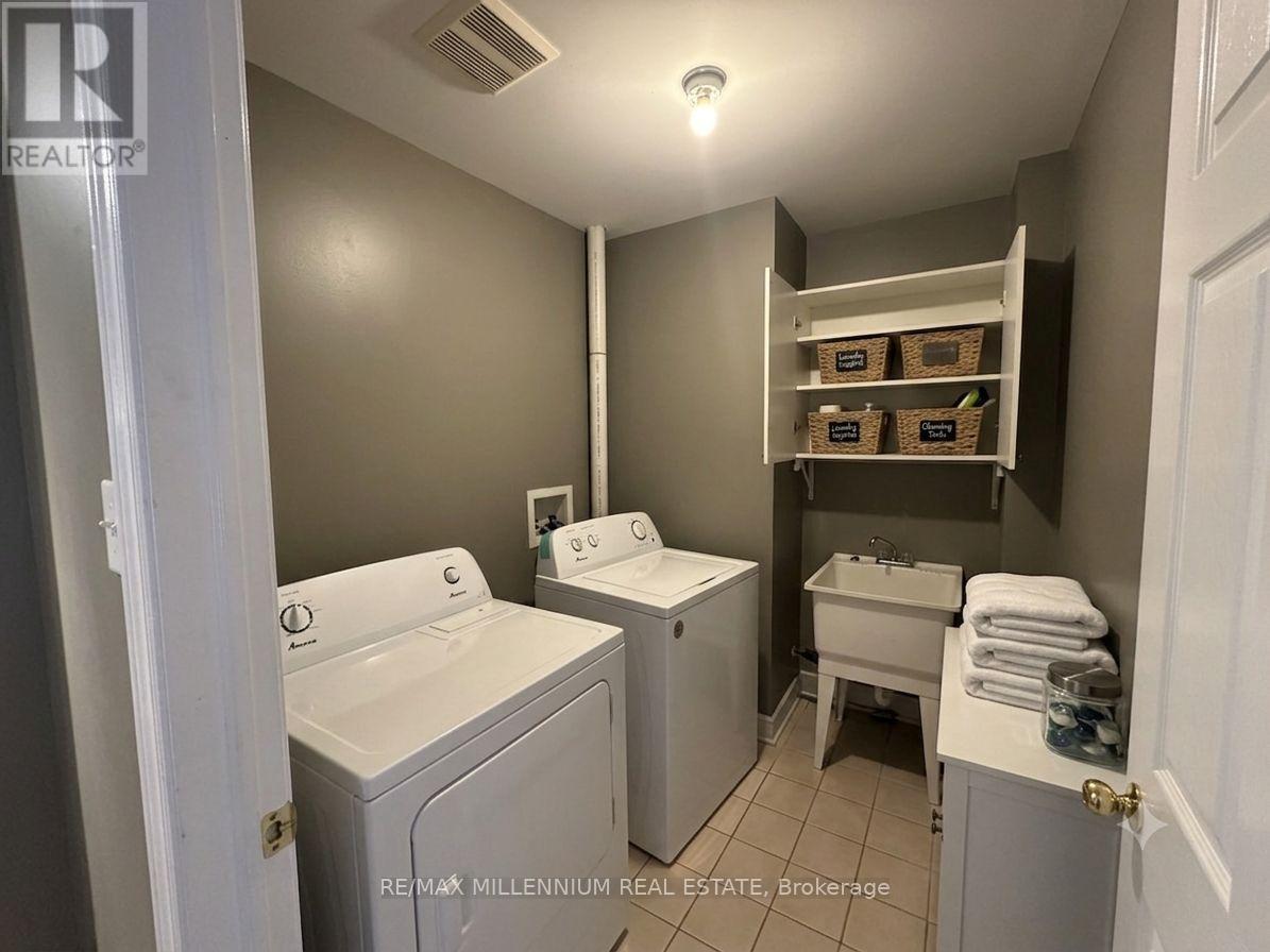 Upper - 33 Nomad Crescent, Brampton, ON - Indoor Photo Showing Laundry Room