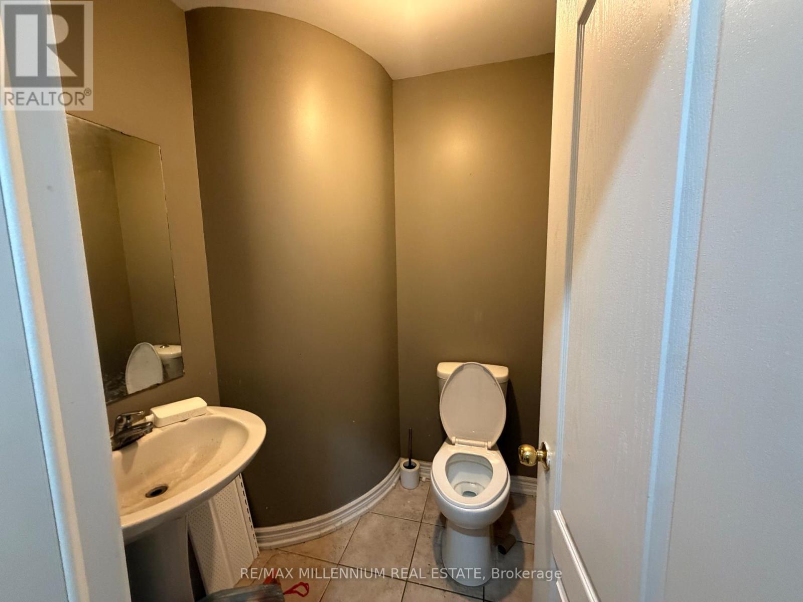 Upper - 33 Nomad Crescent, Brampton, ON - Indoor Photo Showing Bathroom