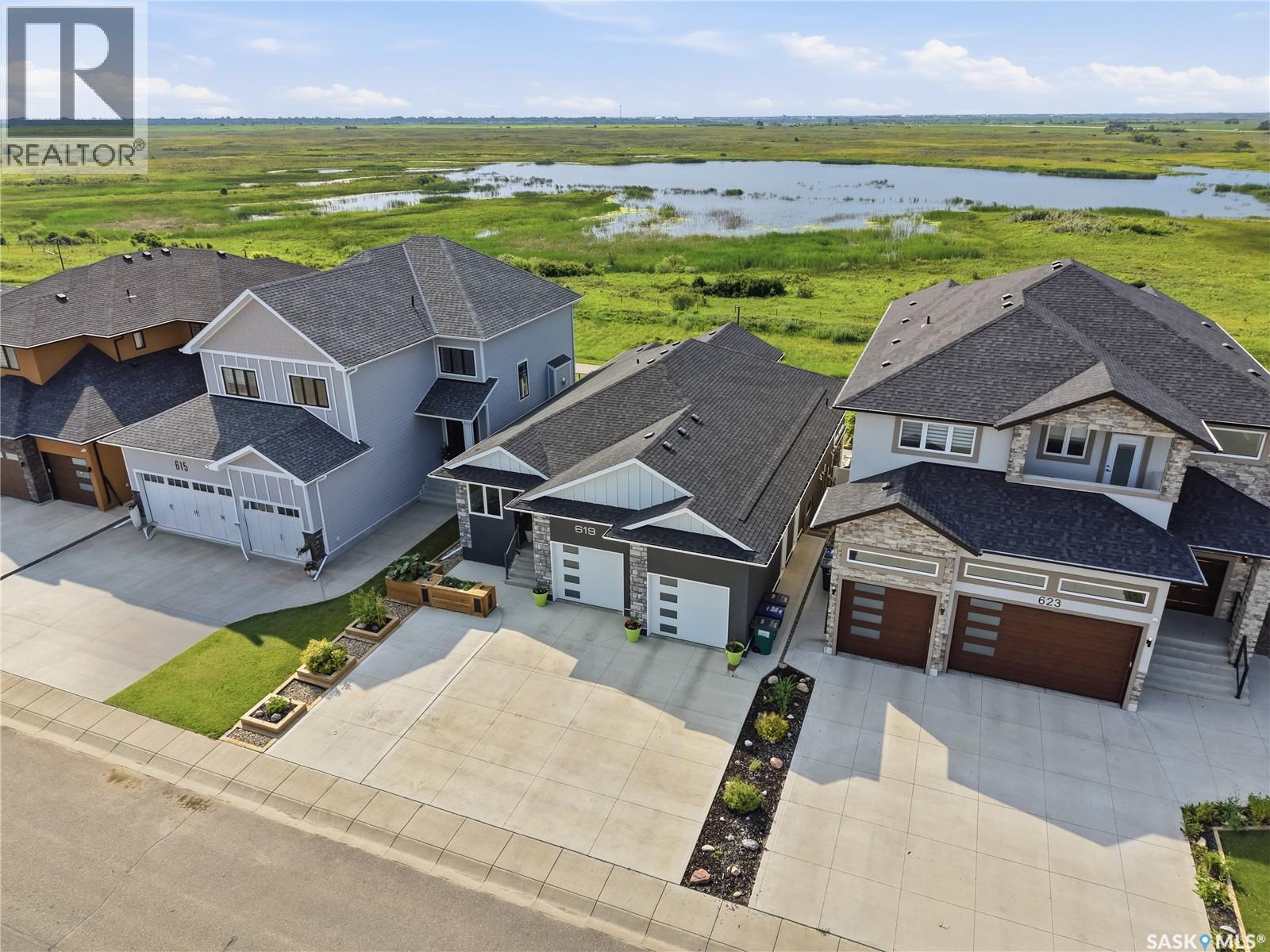 619 Kenaschuk Crescent, Saskatoon, SK