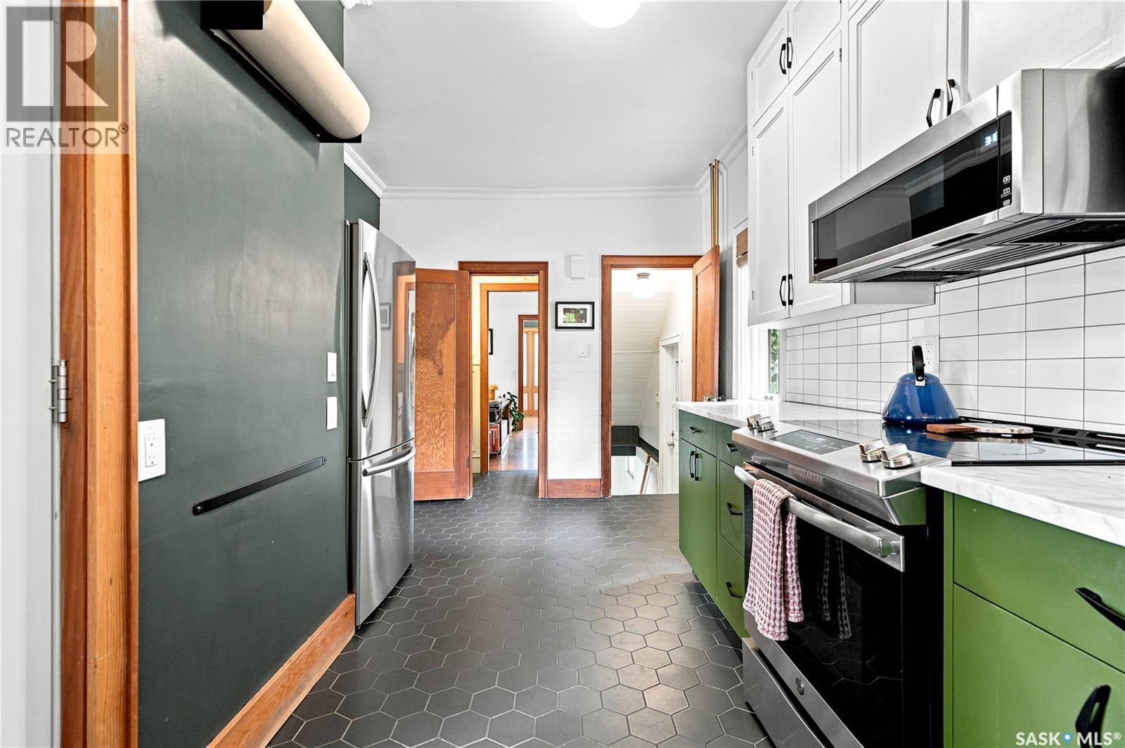 322 29Th Street W, Saskatoon, SK