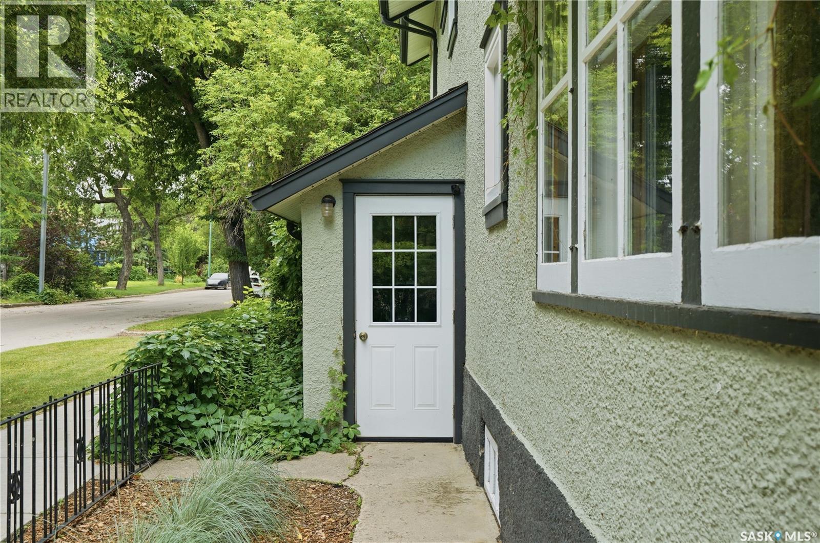 322 29Th Street W, Saskatoon, SK