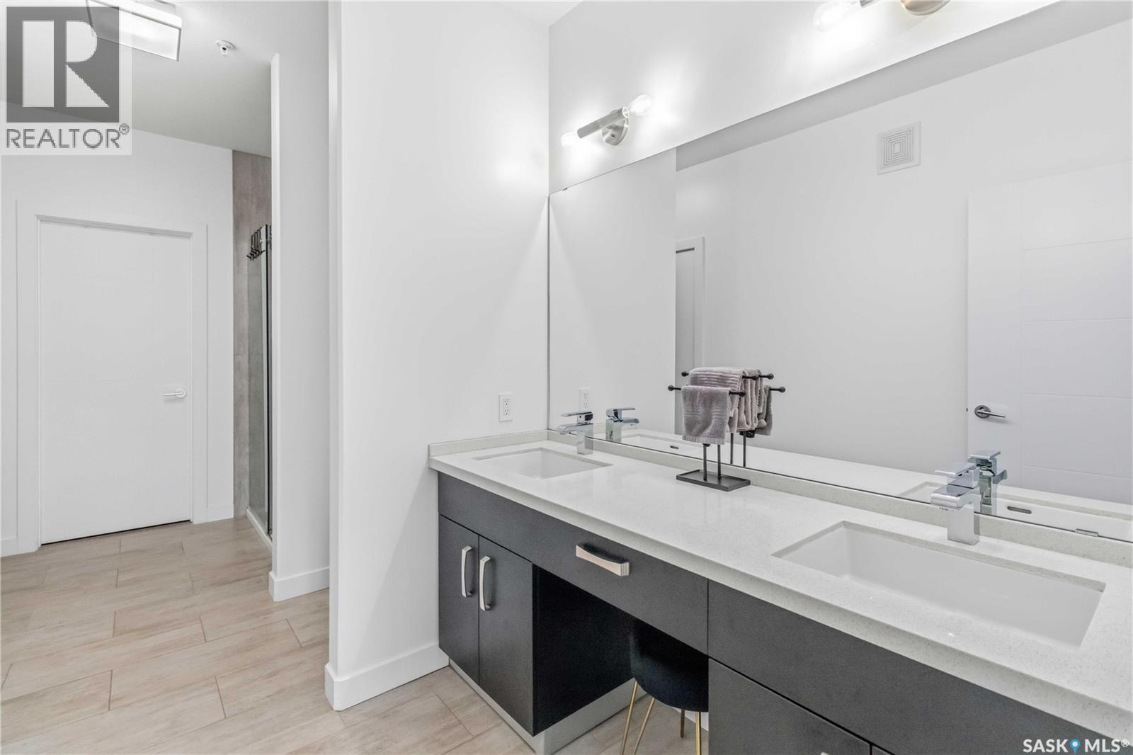 104 1010 Main Street, Saskatoon, SK - Indoor Photo Showing Bathroom
