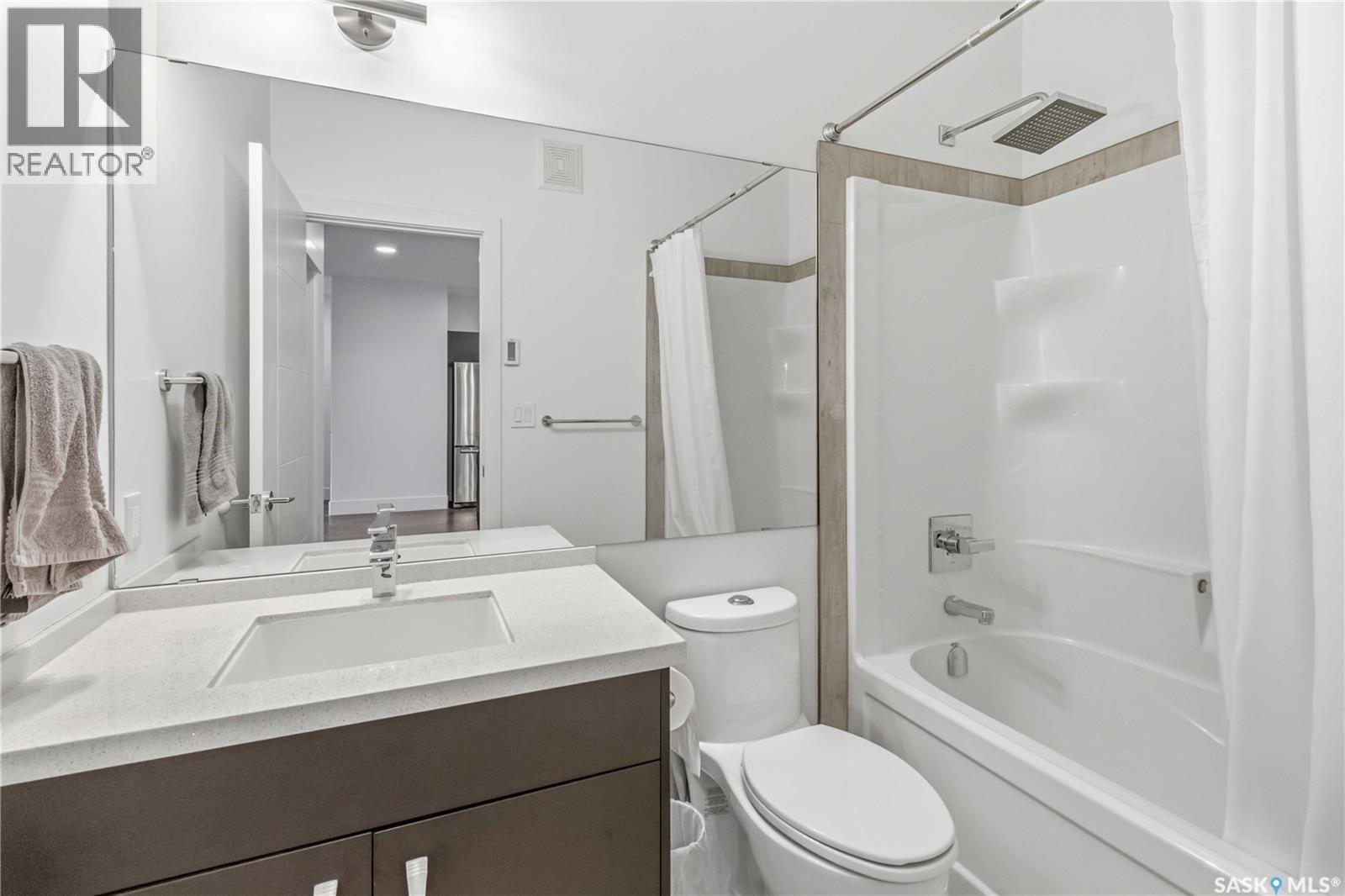104 1010 Main Street, Saskatoon, SK - Indoor Photo Showing Bathroom