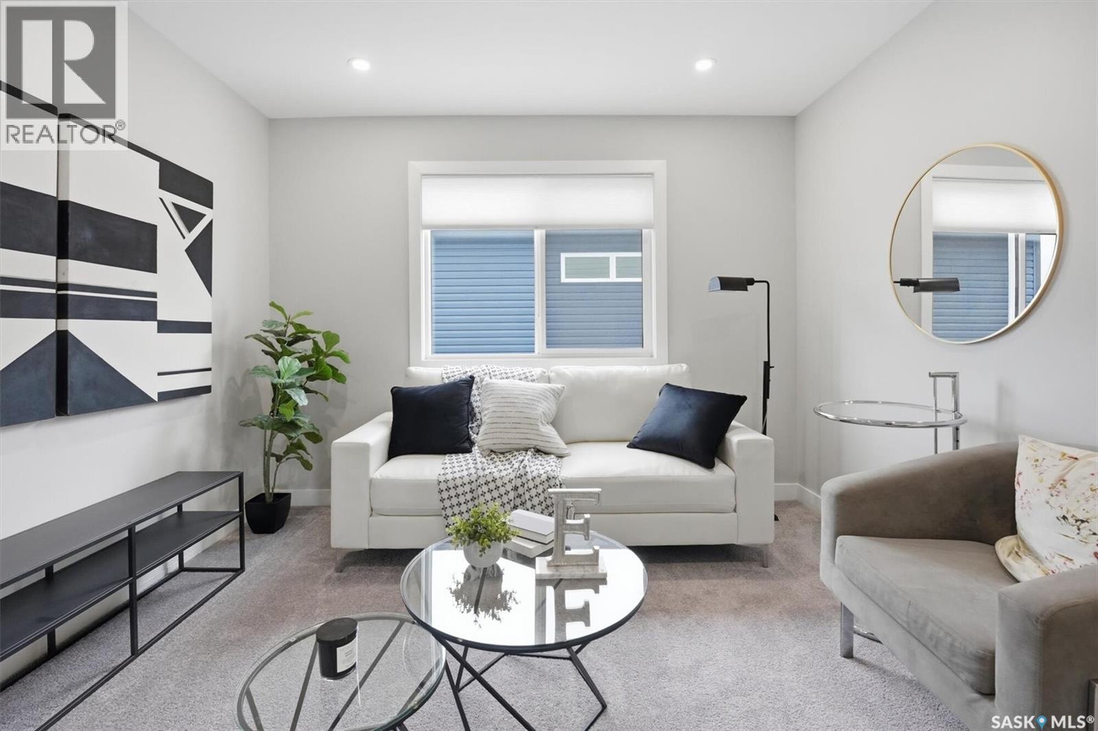 1218 Yuel Way, Saskatoon, SK - Indoor Photo Showing Living Room