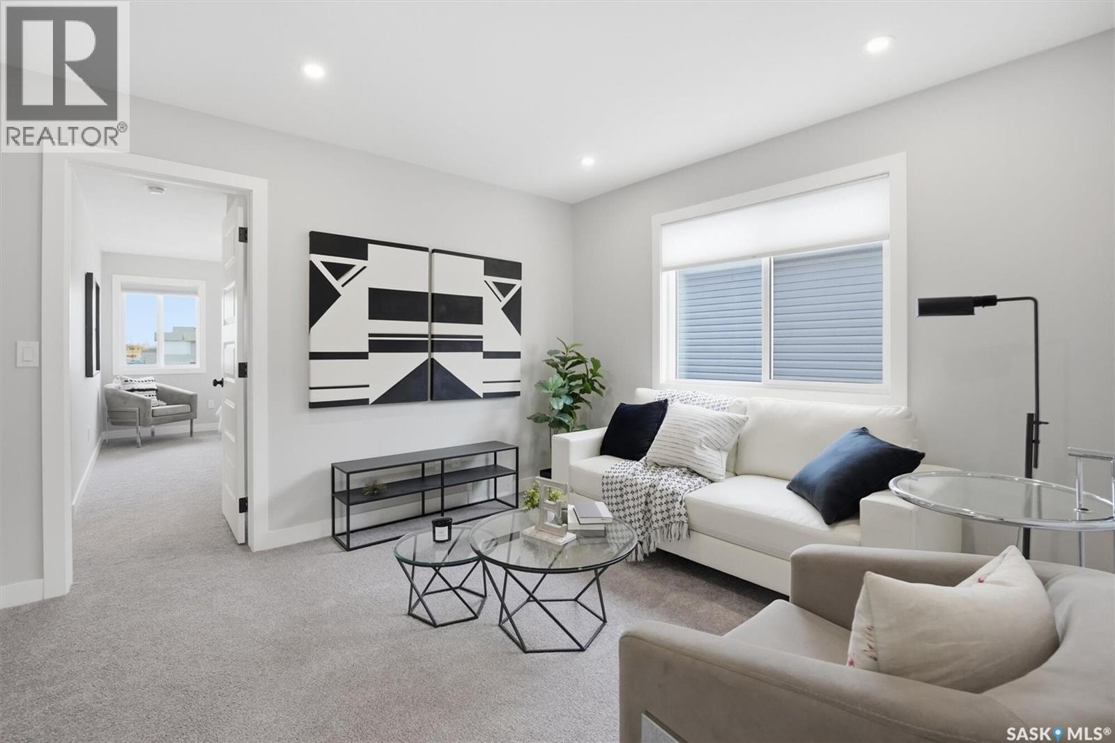1218 Yuel Way, Saskatoon, SK - Indoor Photo Showing Living Room