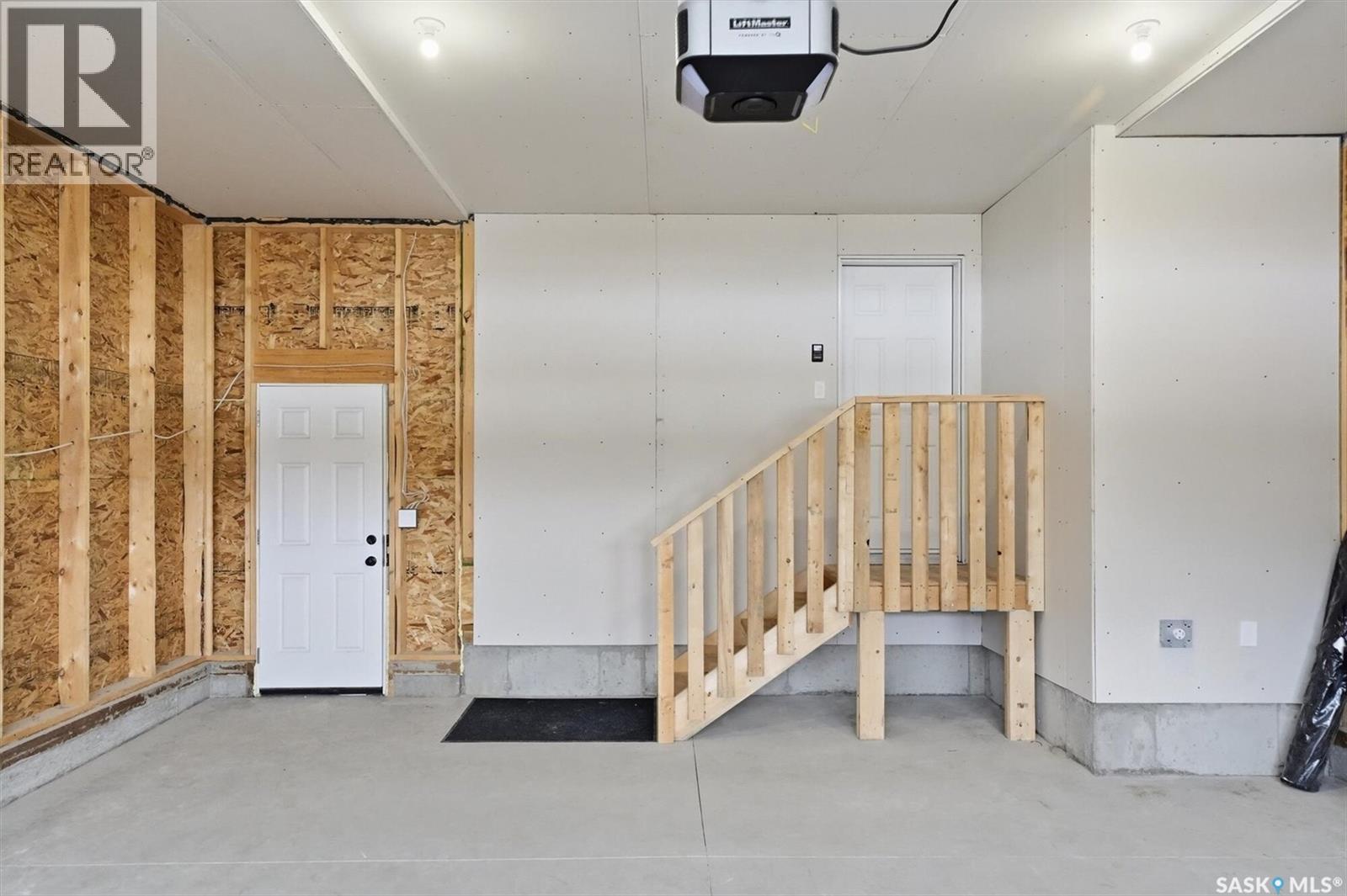 1218 Yuel Way, Saskatoon, SK - Indoor Photo Showing Other Room