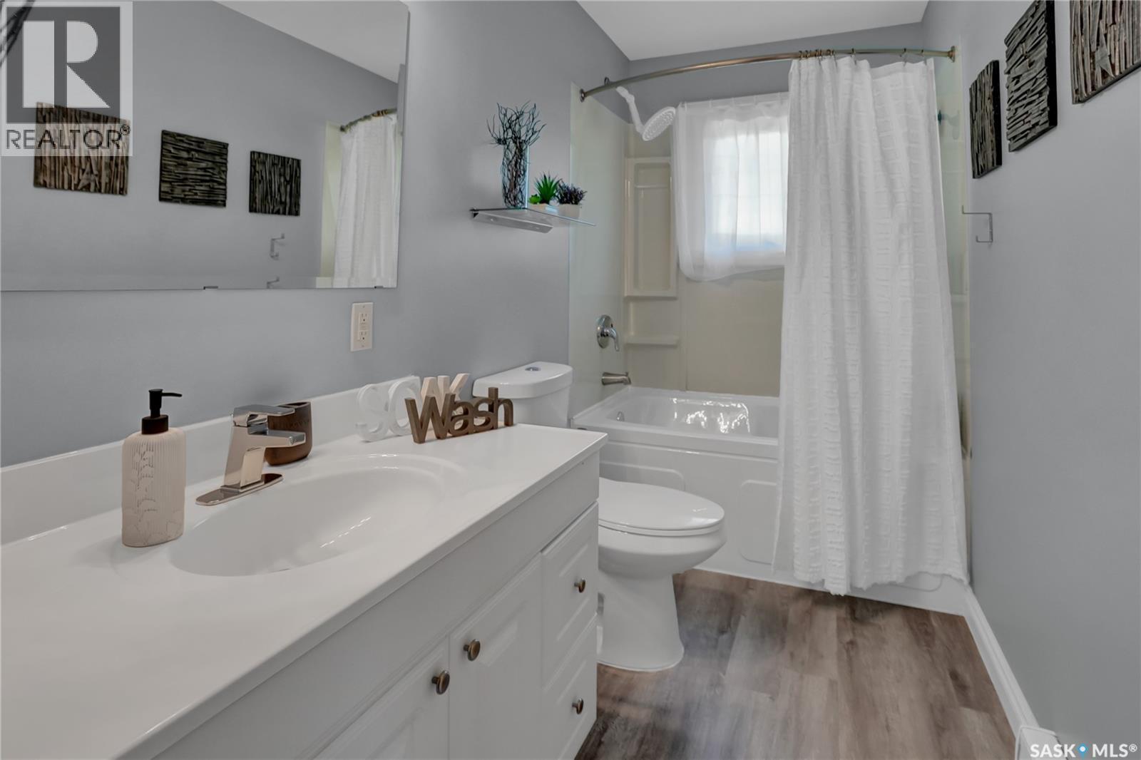 28 Alice Crescent, North Grove, SK