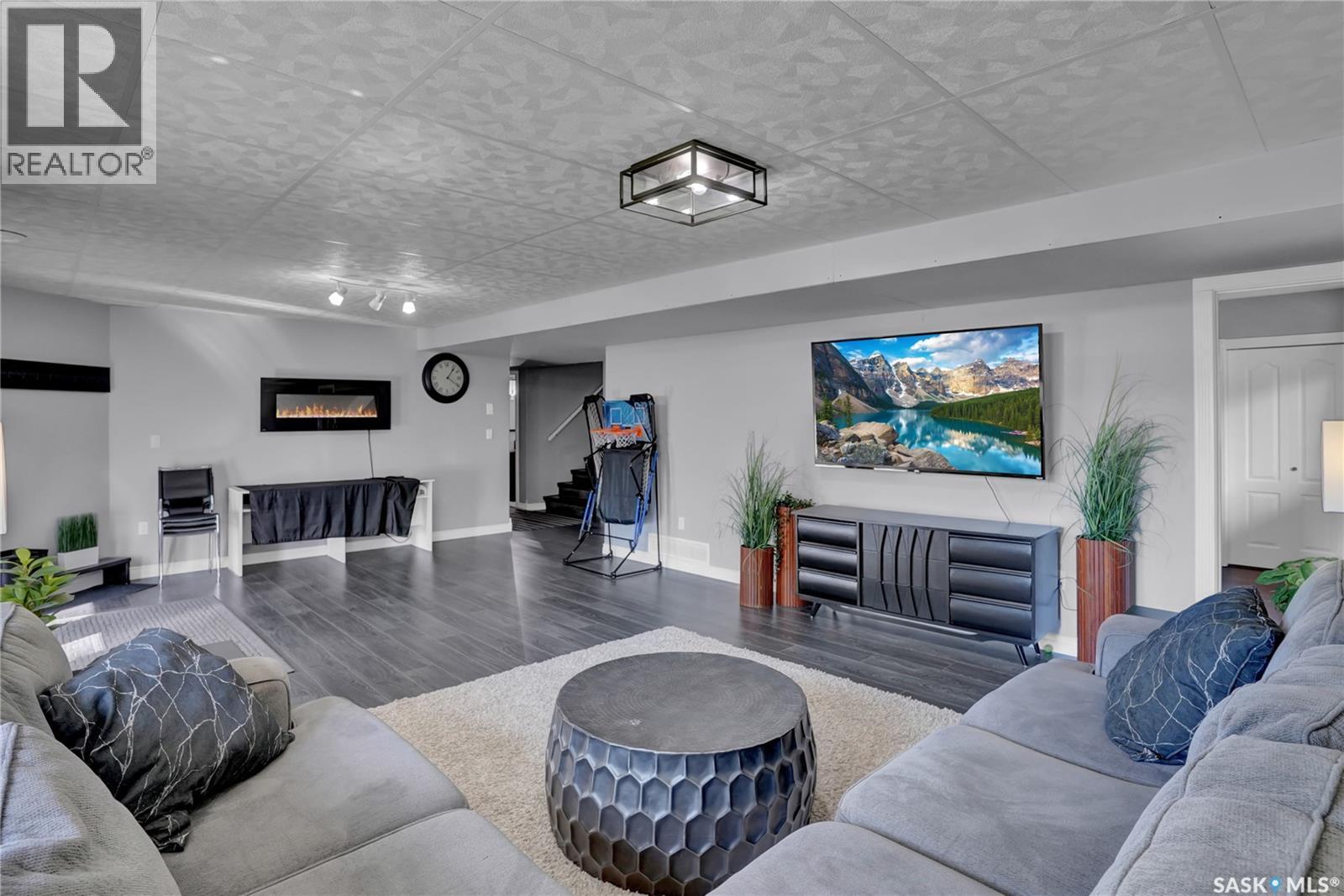 28 Alice Crescent, North Grove, SK