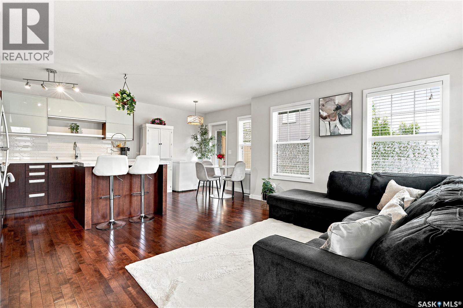 311 1303 Paton Crescent, Saskatoon, SK - Indoor Photo Showing Living Room