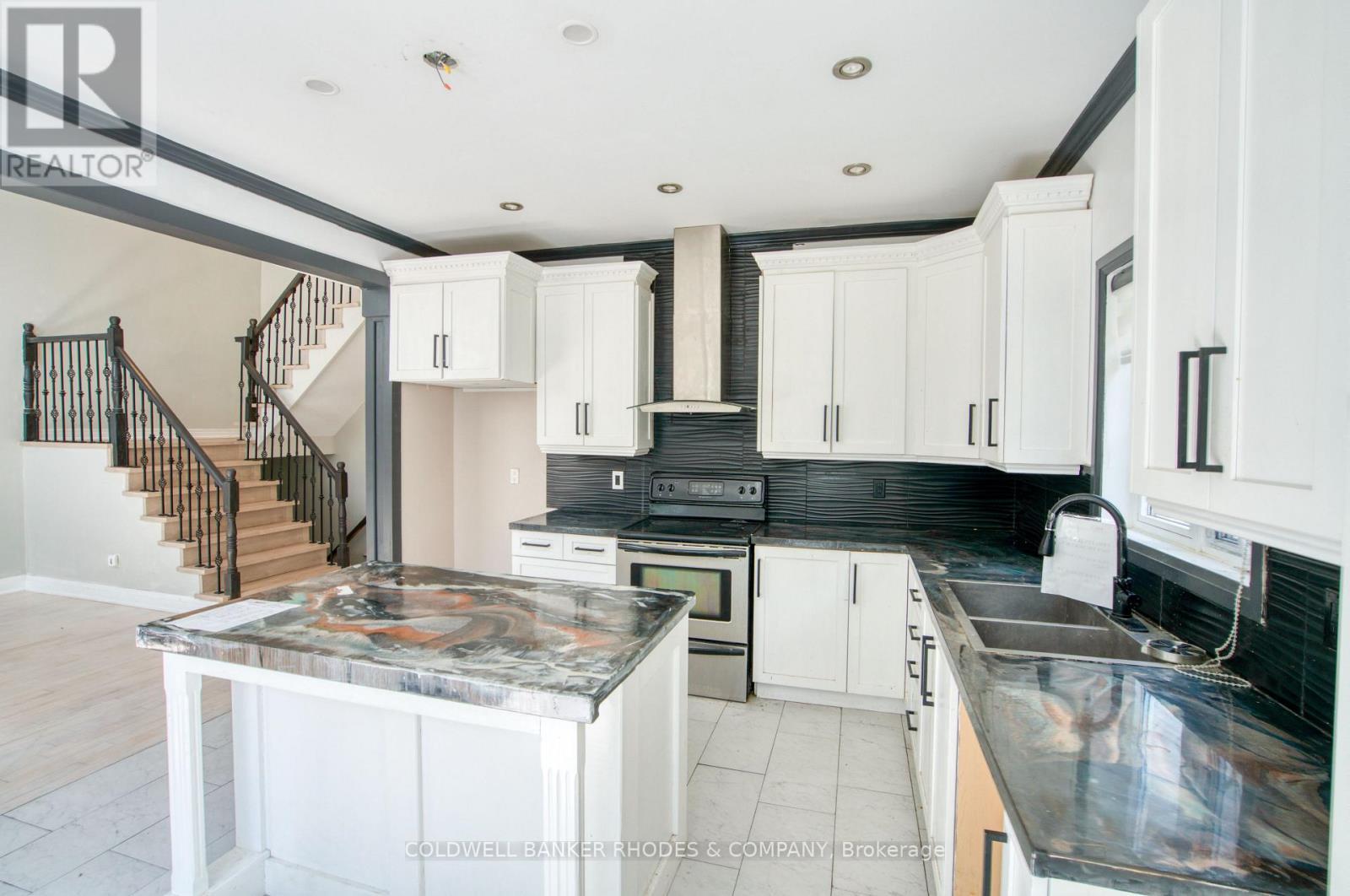 32 Catterick Crescent, Ottawa, ON