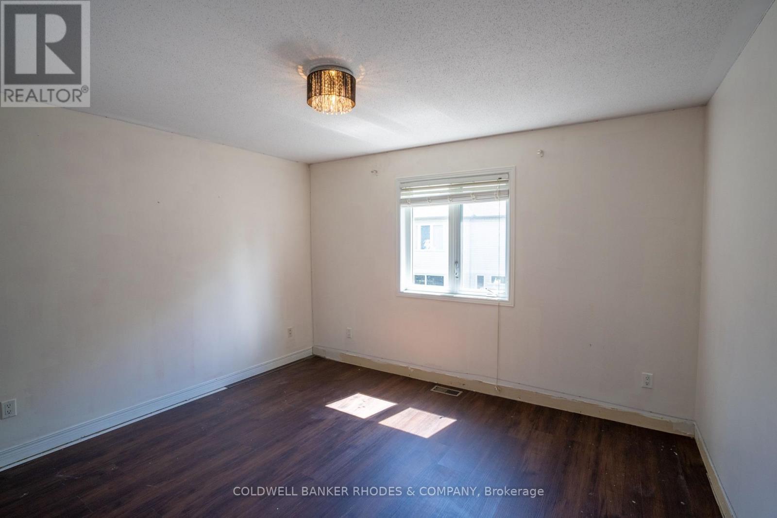 Second bedroom - 32 Catterick Crescent, Ottawa, ON