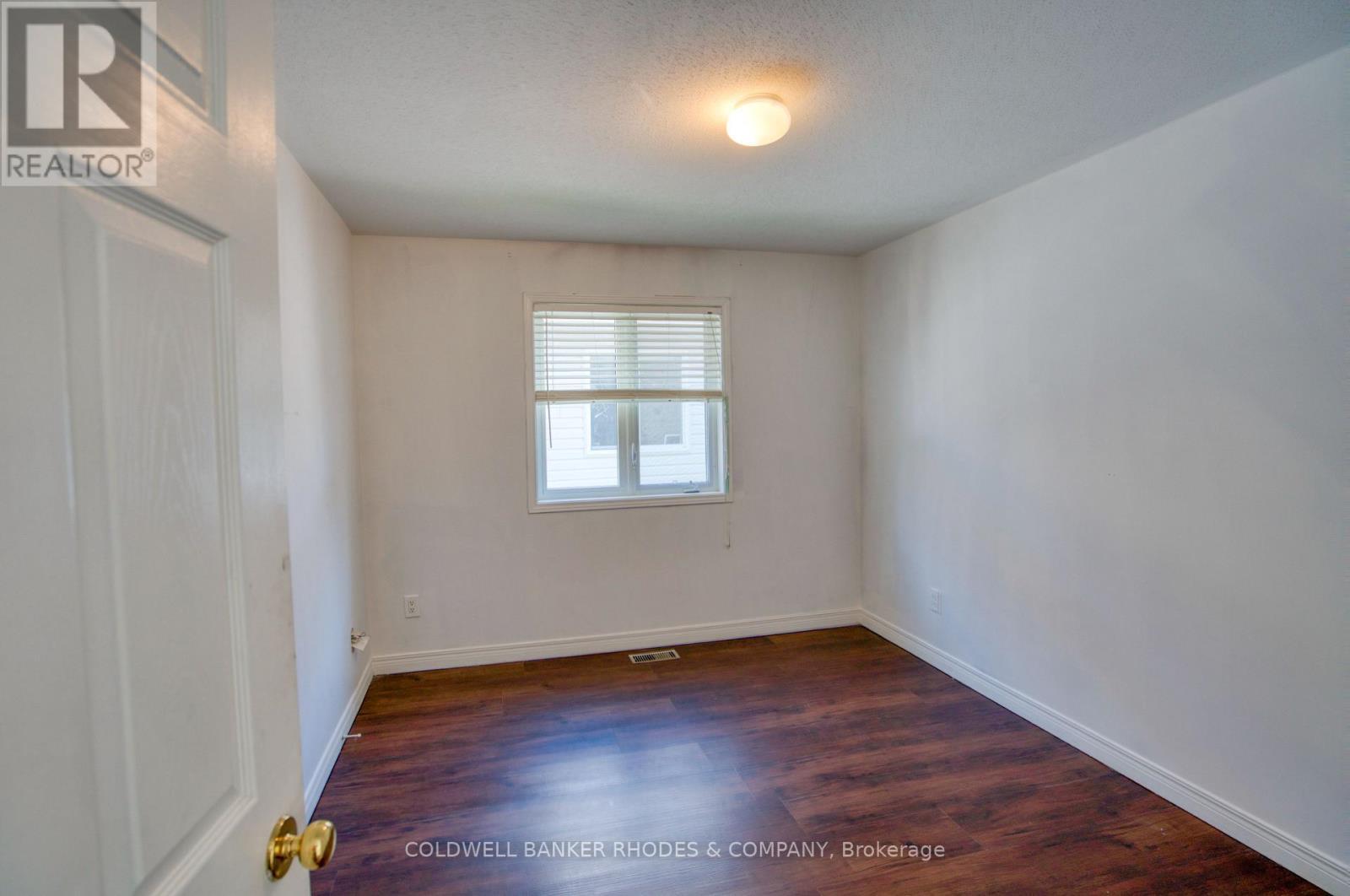 Fourth bedroom - 32 Catterick Crescent, Ottawa, ON