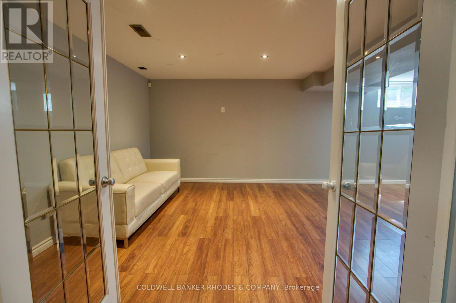 32 Catterick Crescent, Ottawa, ON
