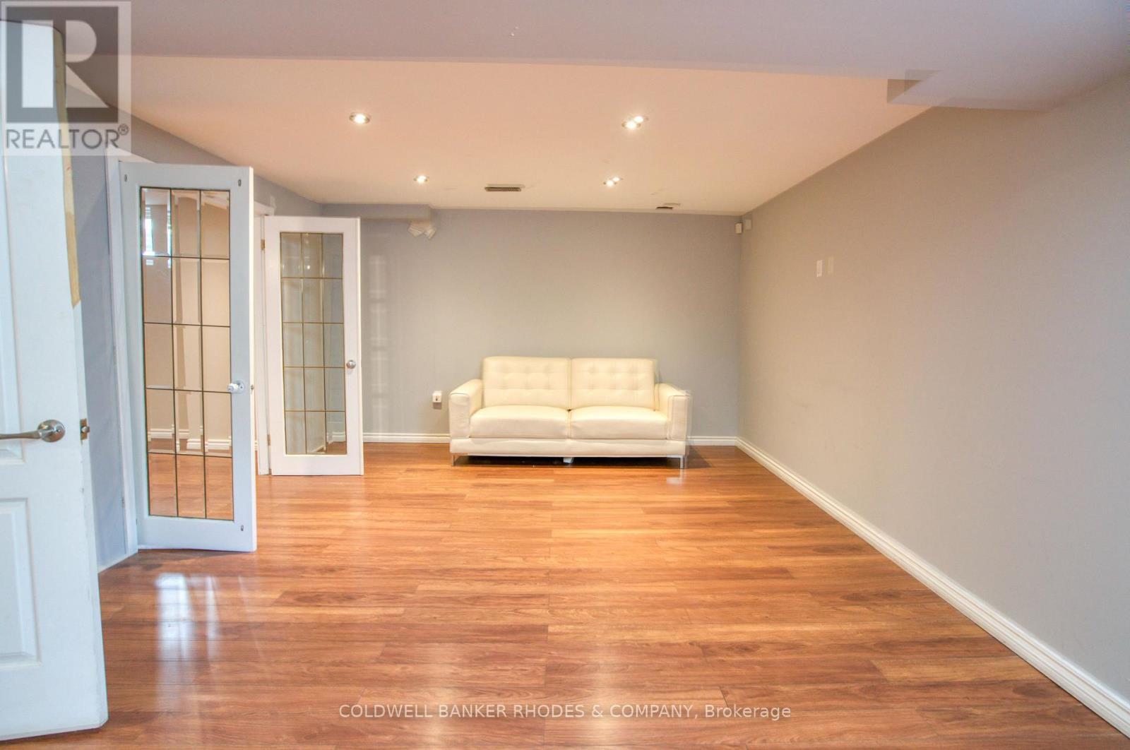 32 Catterick Crescent, Ottawa, ON
