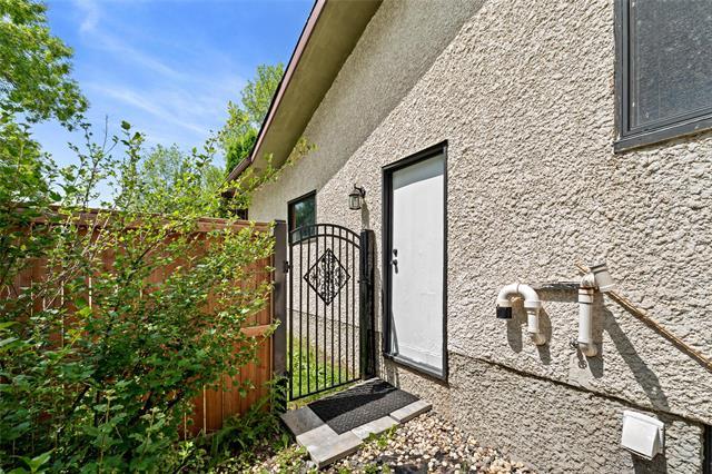 215 Garton Ave, Winnipeg, MB