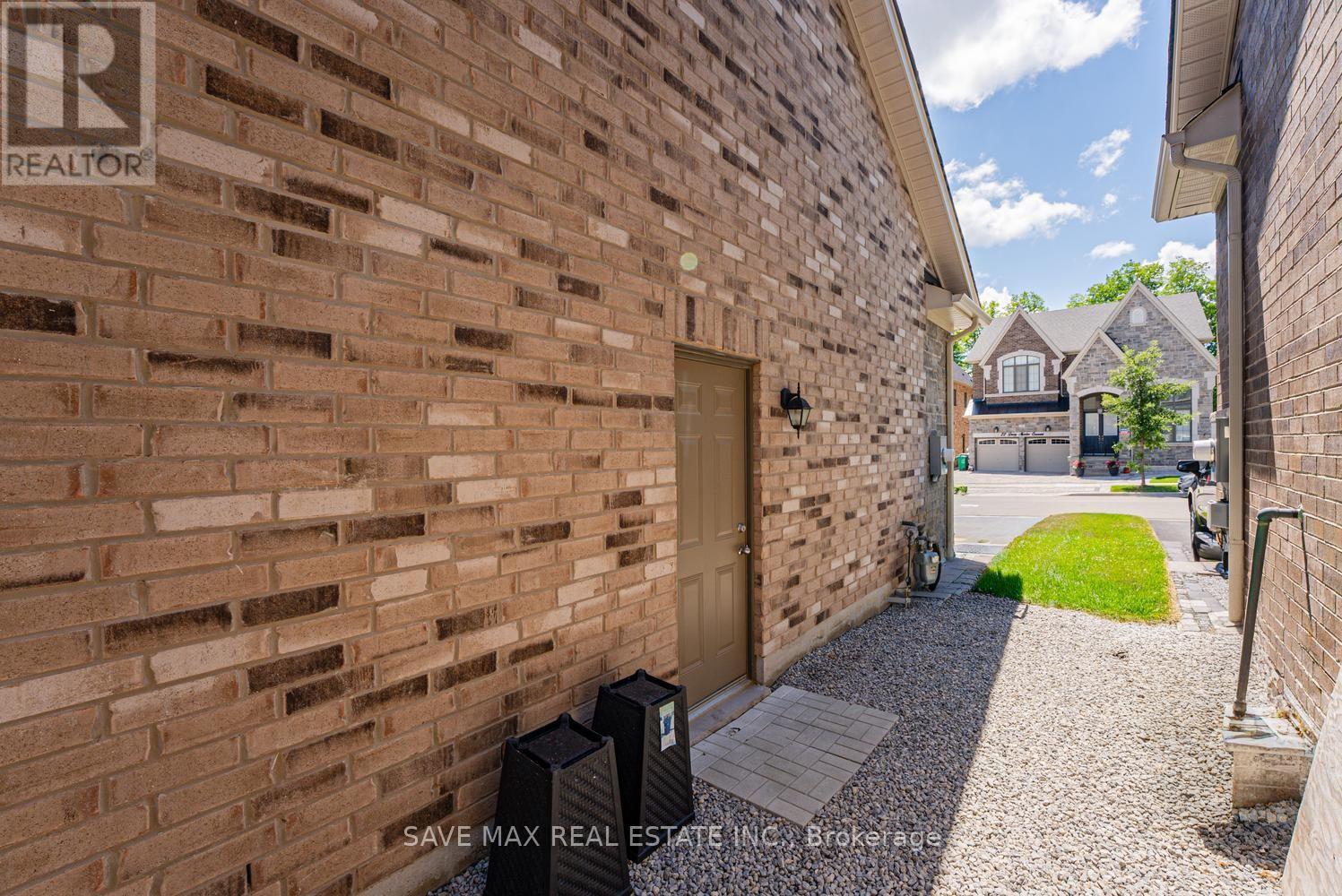 19 Daisy Meadow Crescent, Caledon, ON