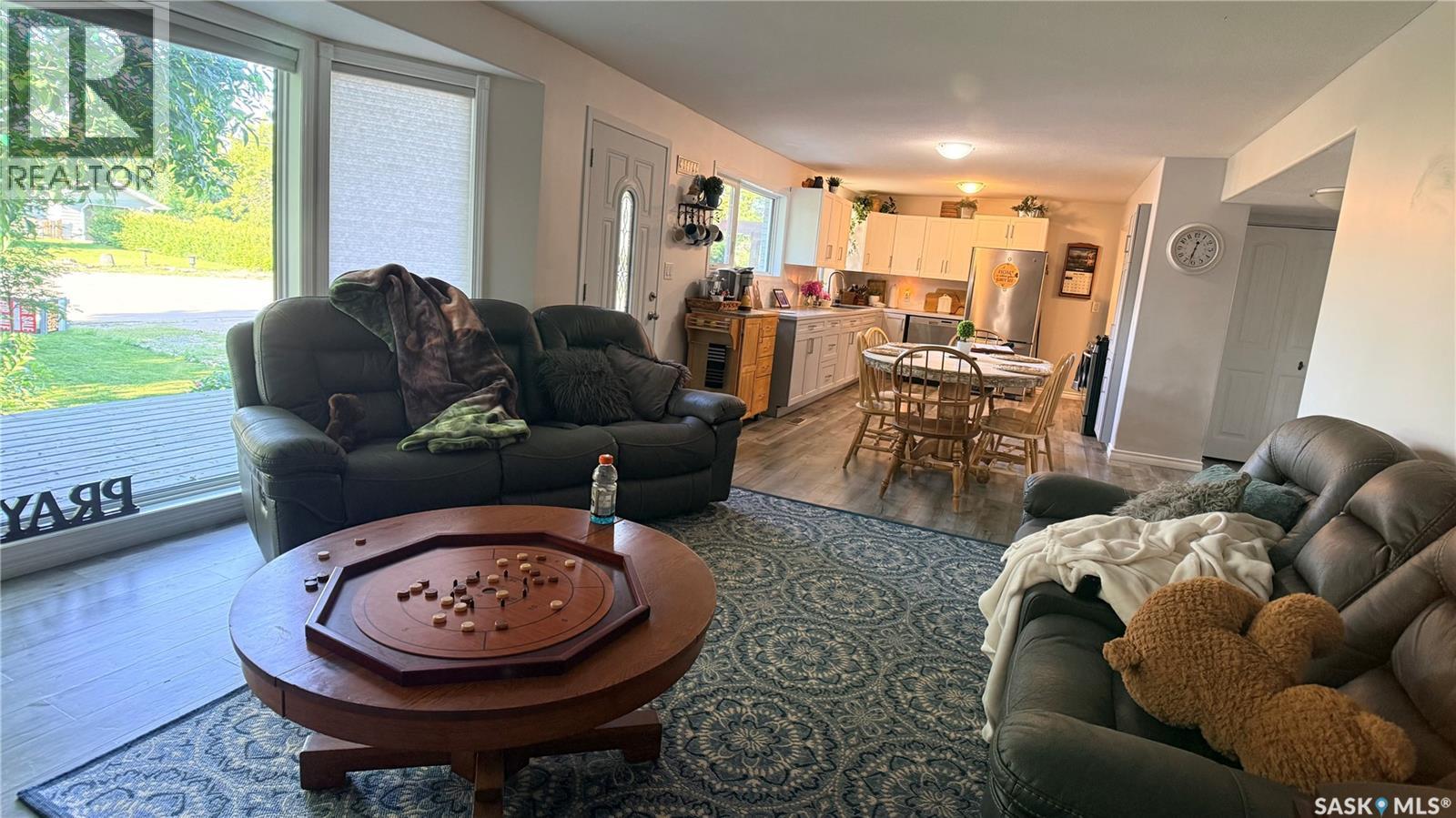 709 Prospect Avenue, Oxbow, SK