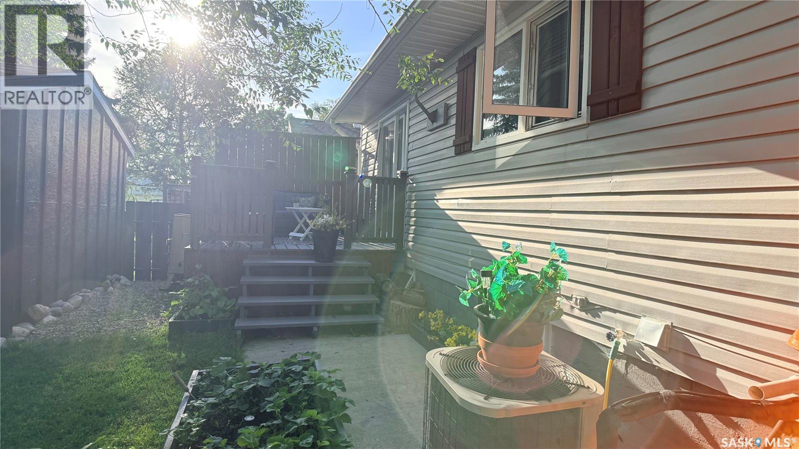 709 Prospect Avenue, Oxbow, SK