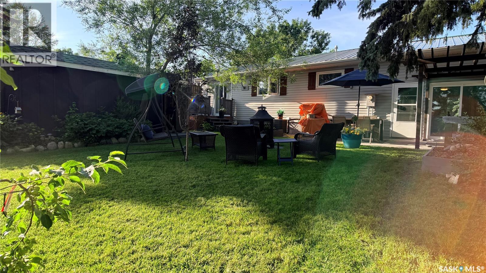 709 Prospect Avenue, Oxbow, SK