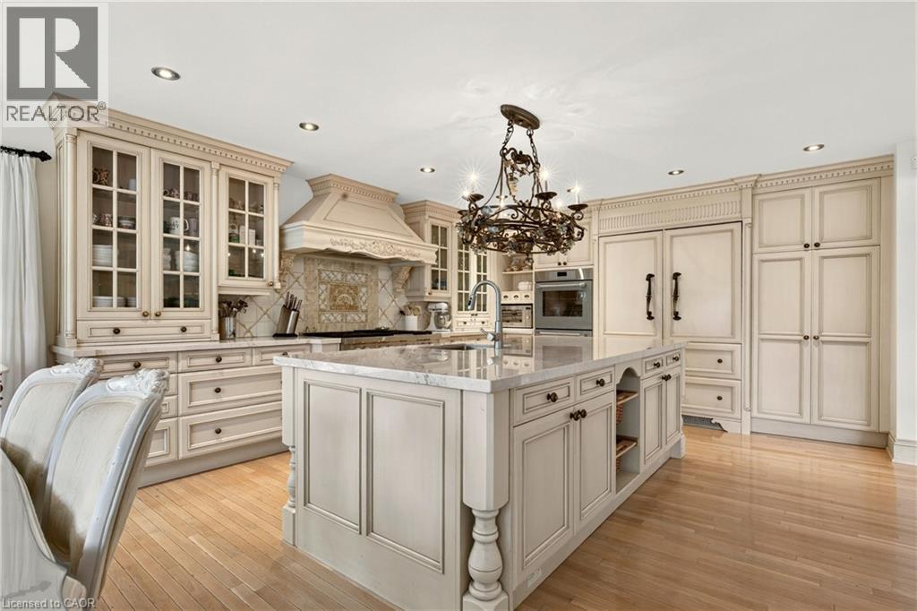 15 Peppertree Crescent, Ancaster, ON