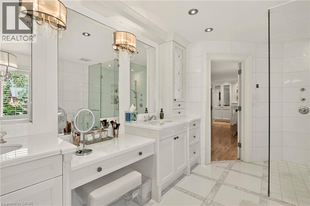 15 Peppertree Crescent, Ancaster, ON