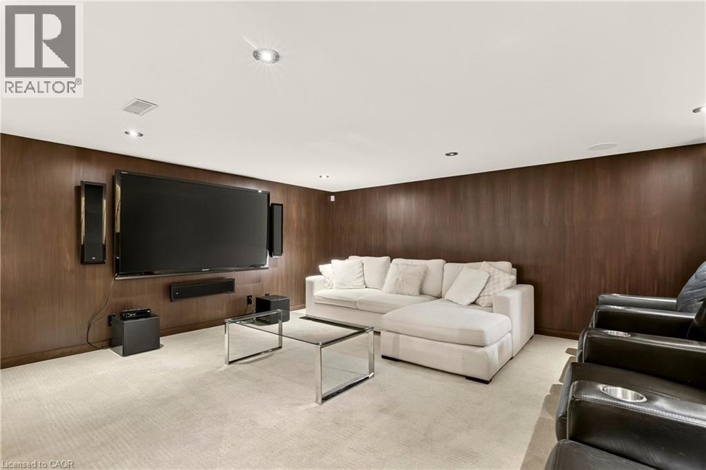 15 Peppertree Crescent, Ancaster, ON