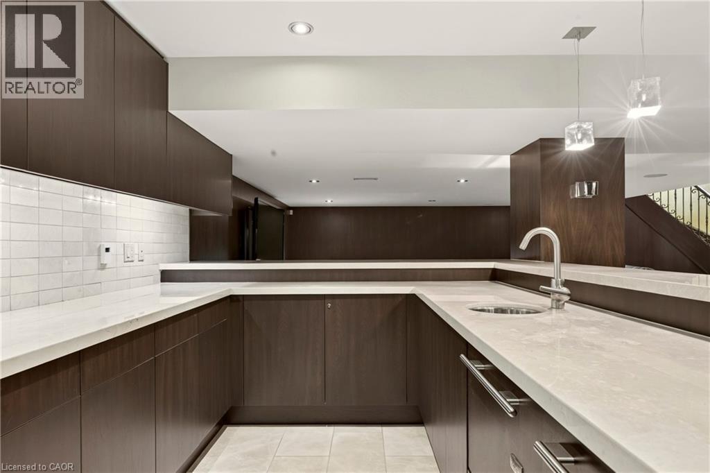 15 Peppertree Crescent, Ancaster, ON