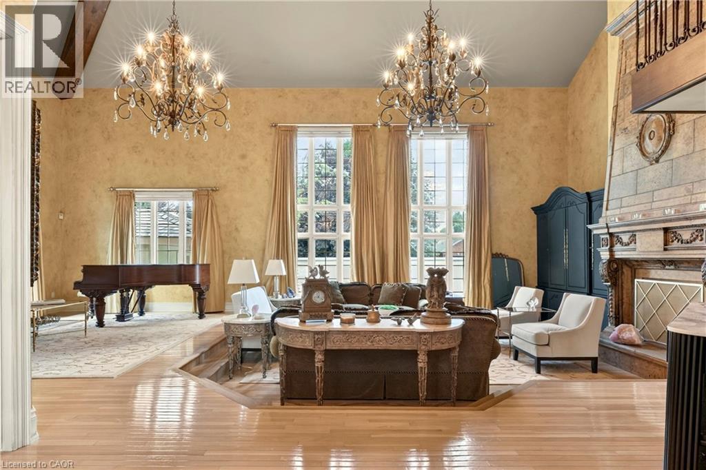 15 Peppertree Crescent, Ancaster, ON