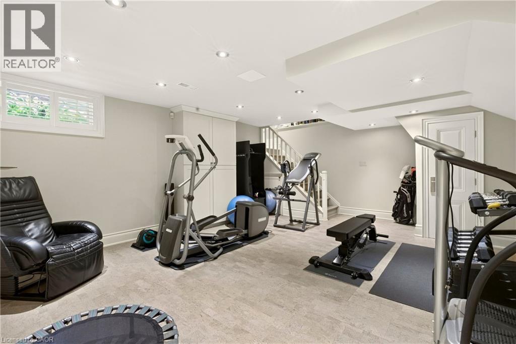 15 Peppertree Crescent, Ancaster, ON