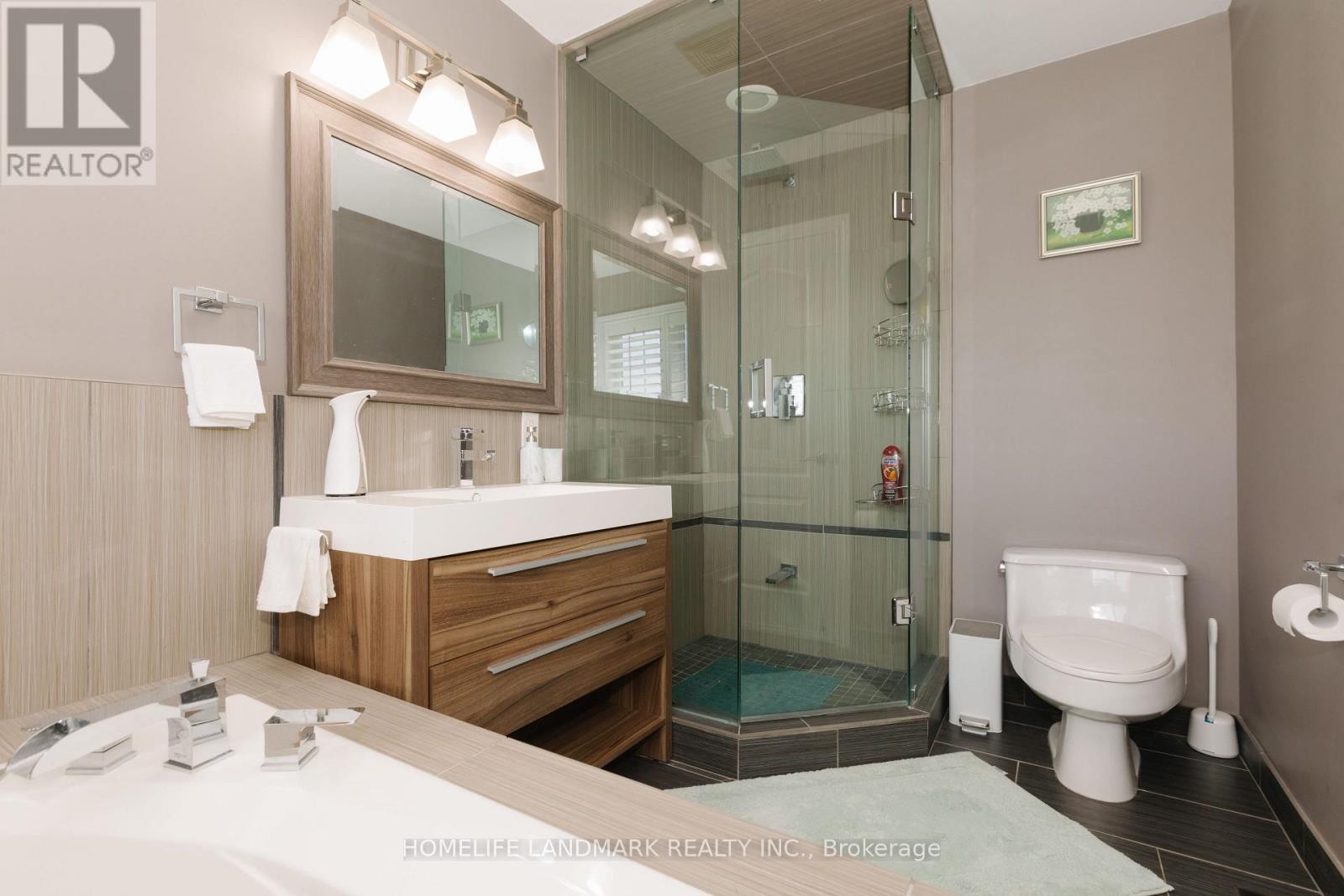 3432 Eglinton Avenue W, Mississauga, ON