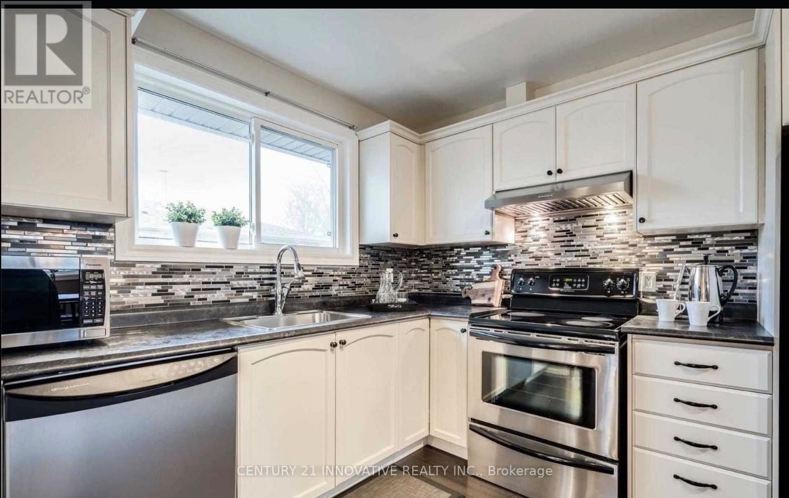 586 Chamberlain Road, Burlington, ON