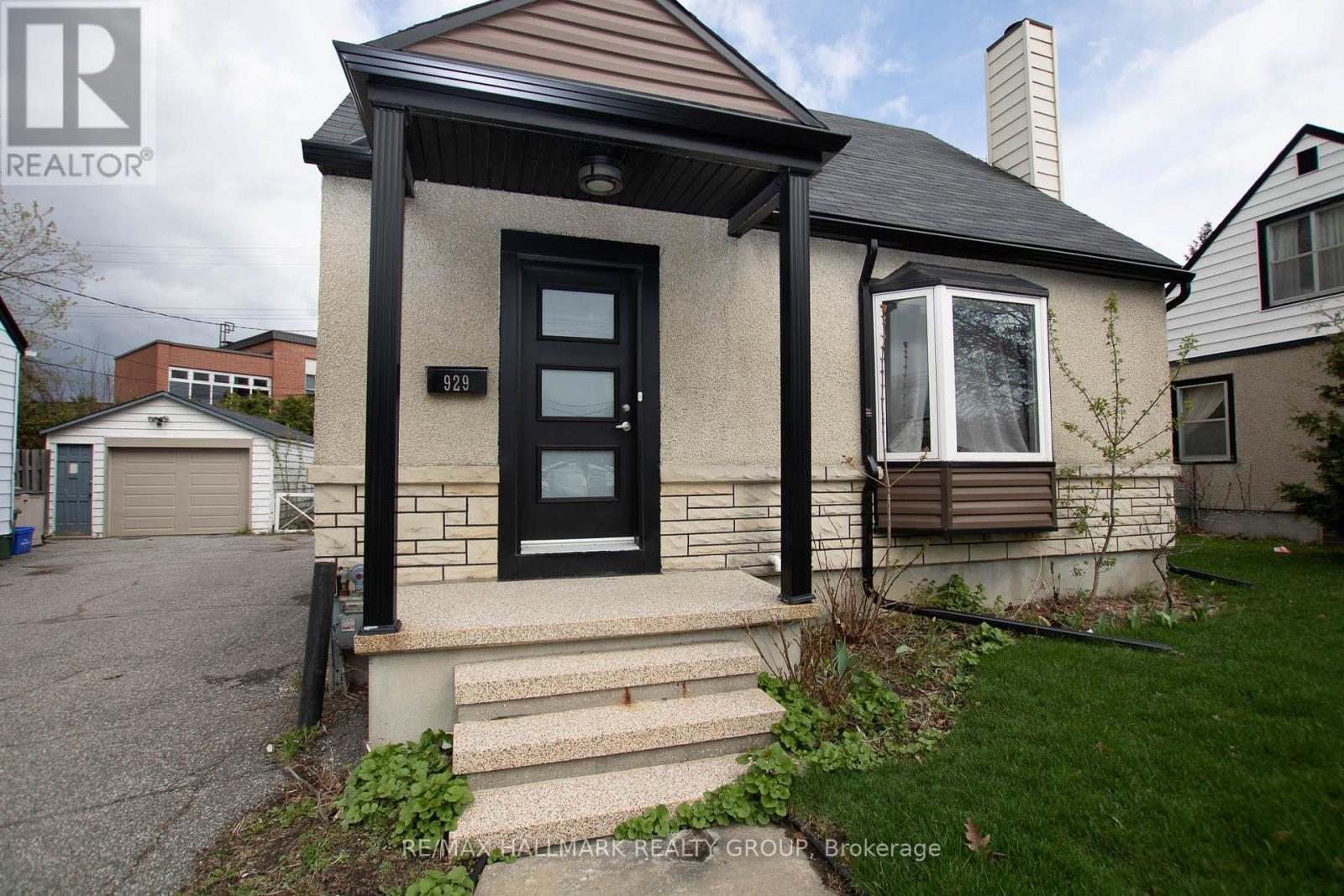 929 Merivale Road, Ottawa, ON