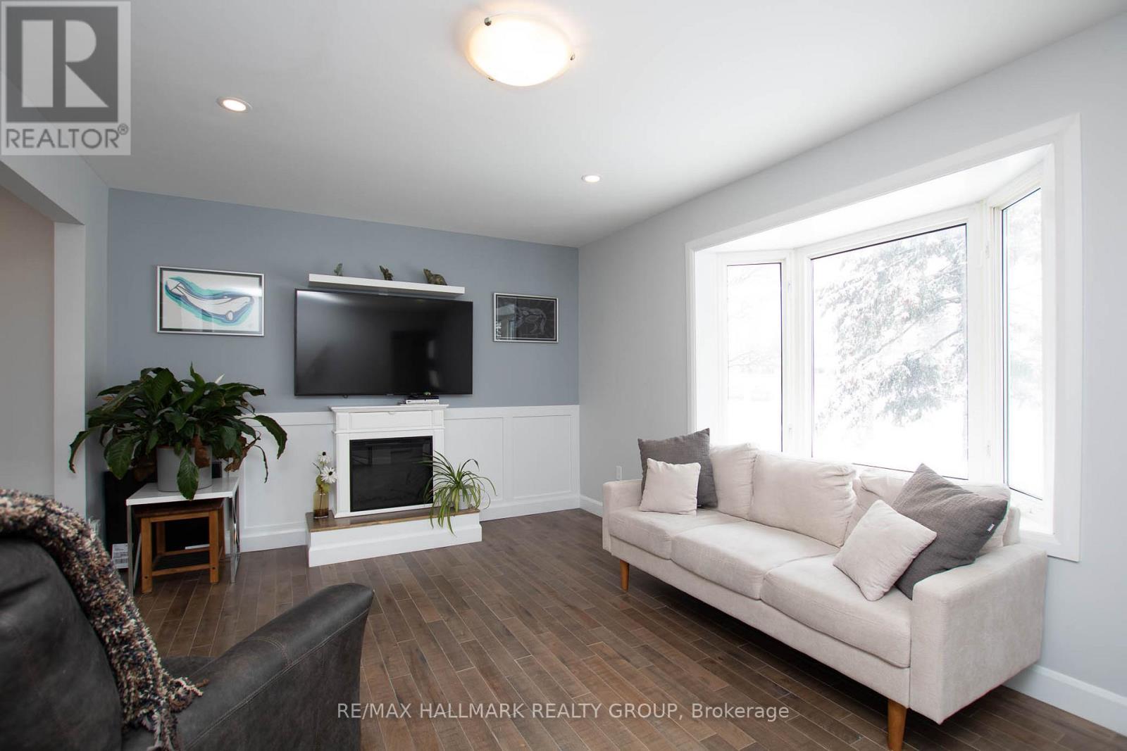 929 Merivale Road, Ottawa, ON