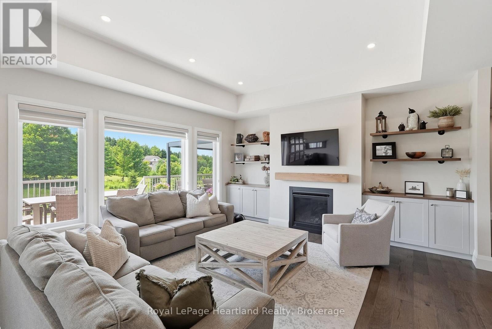129 Sharron Court, Mapleton, ON