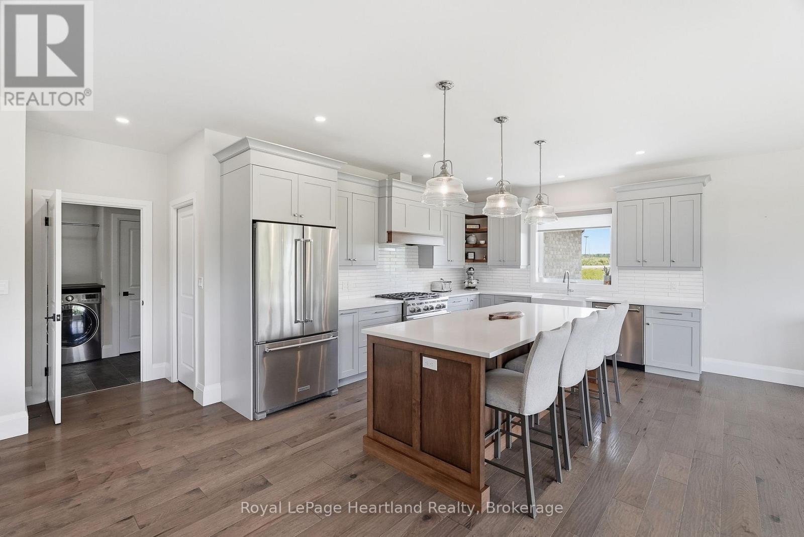 129 Sharron Court, Mapleton, ON