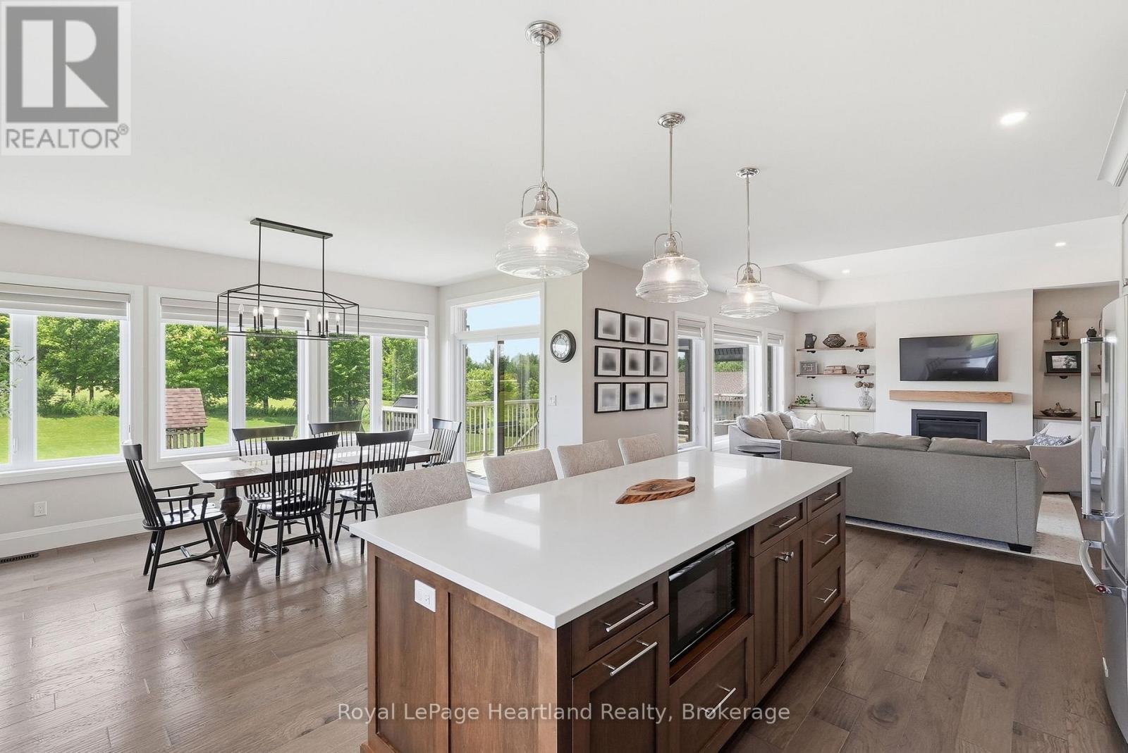 129 Sharron Court, Mapleton, ON