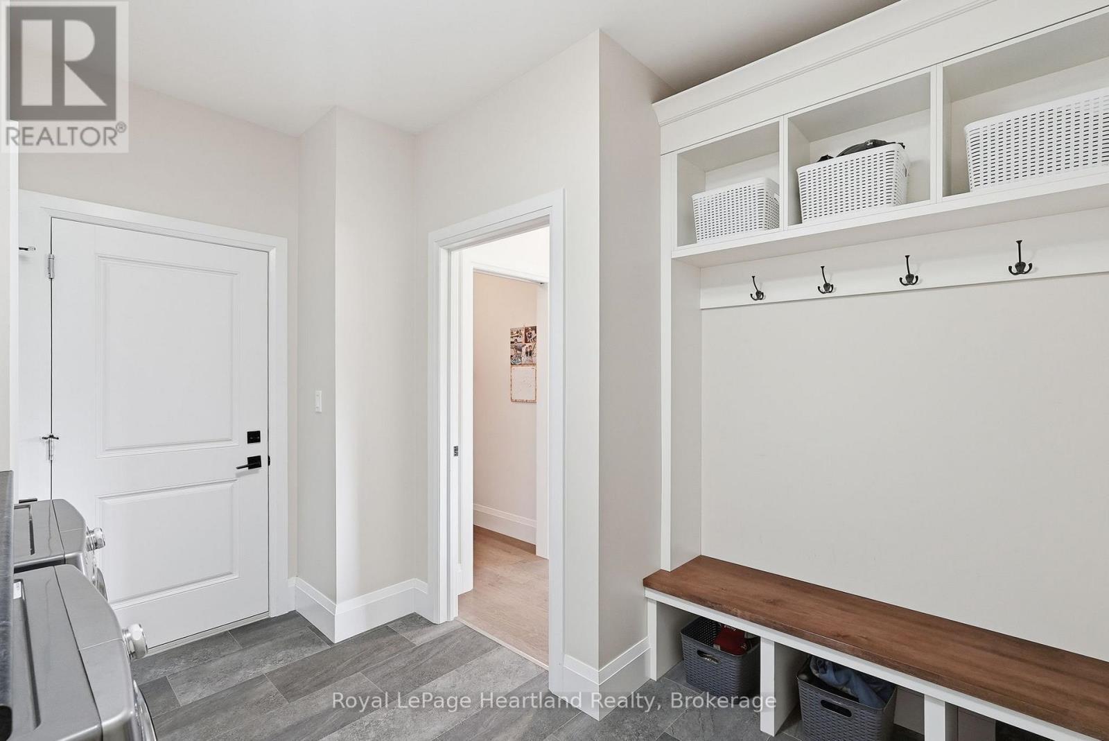 129 Sharron Court, Mapleton, ON