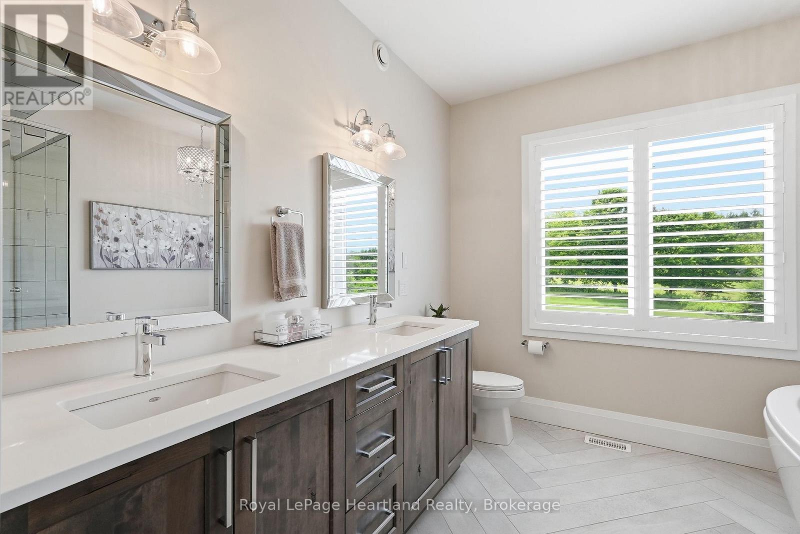 129 Sharron Court, Mapleton, ON