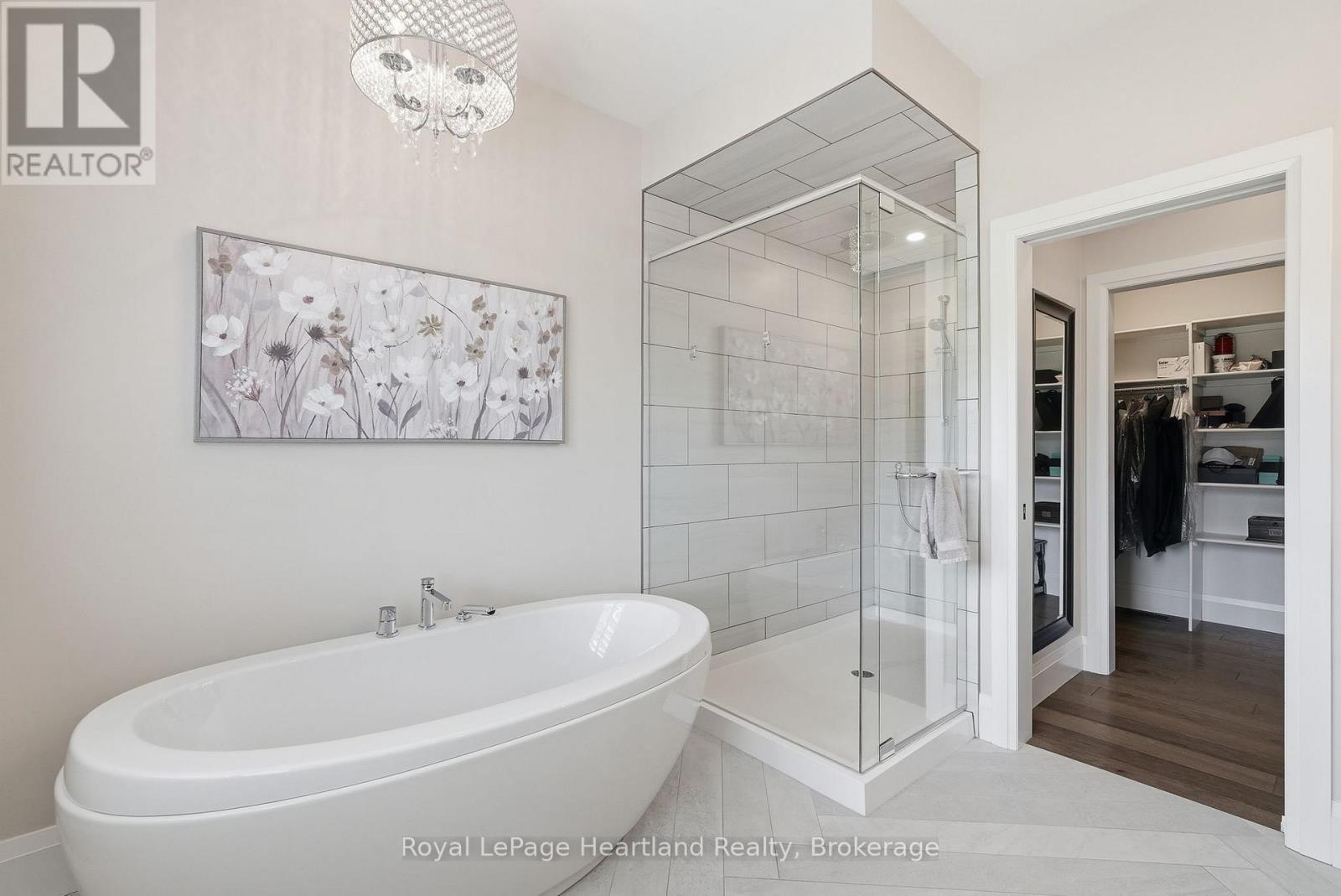 129 Sharron Court, Mapleton, ON