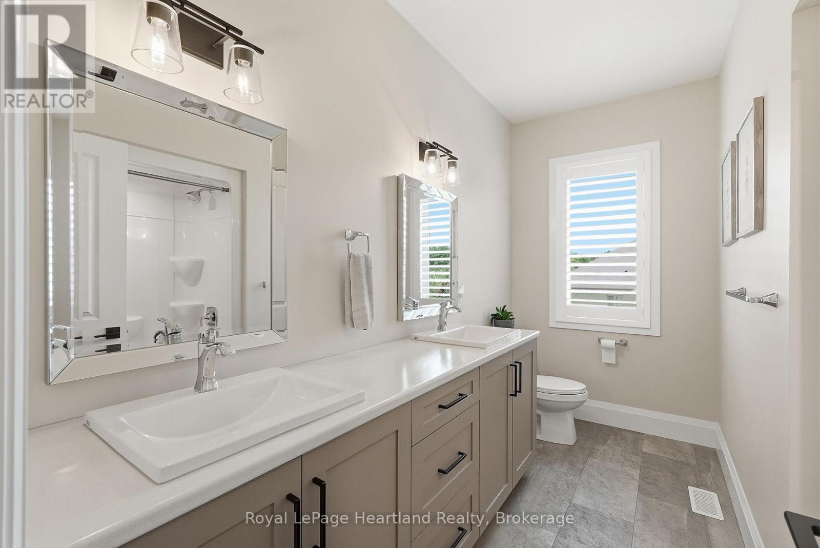 129 Sharron Court, Mapleton, ON