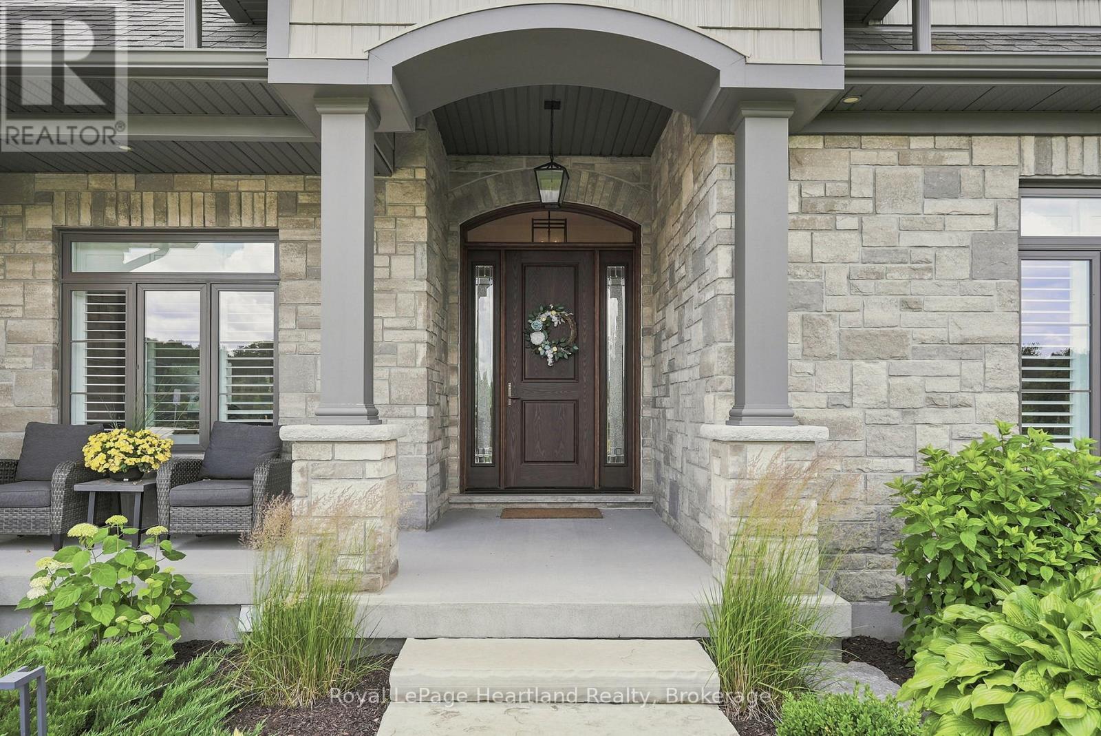 129 Sharron Court, Mapleton, ON
