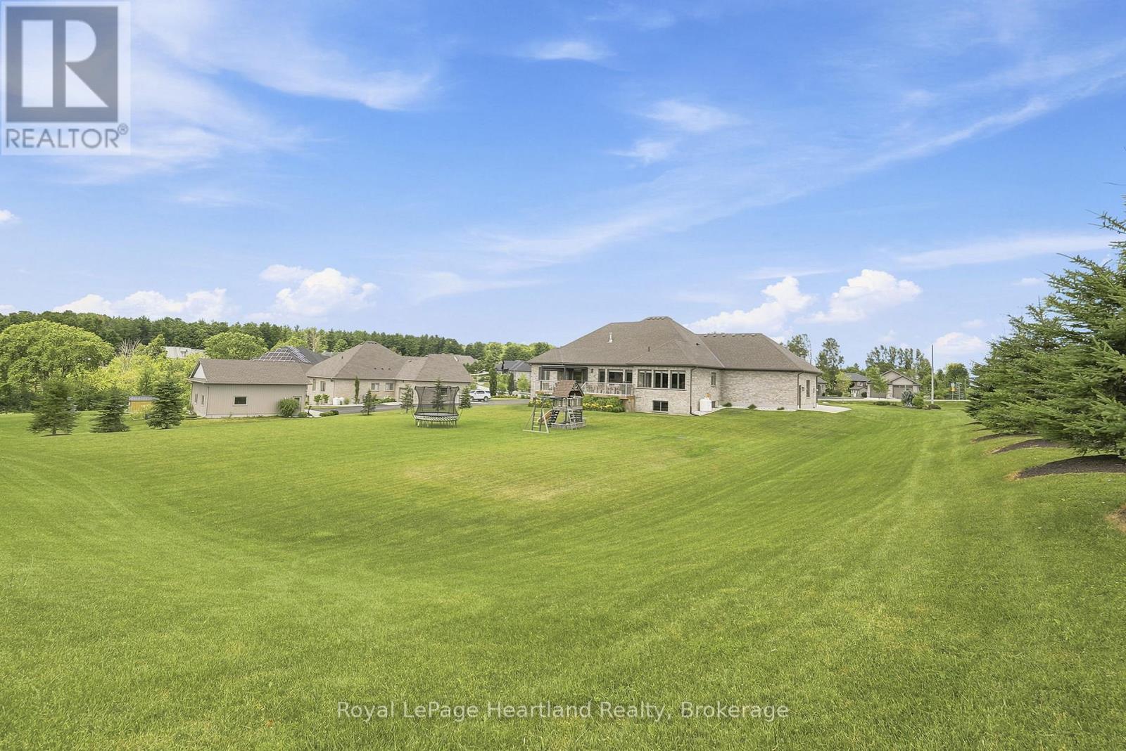 129 Sharron Court, Mapleton, ON