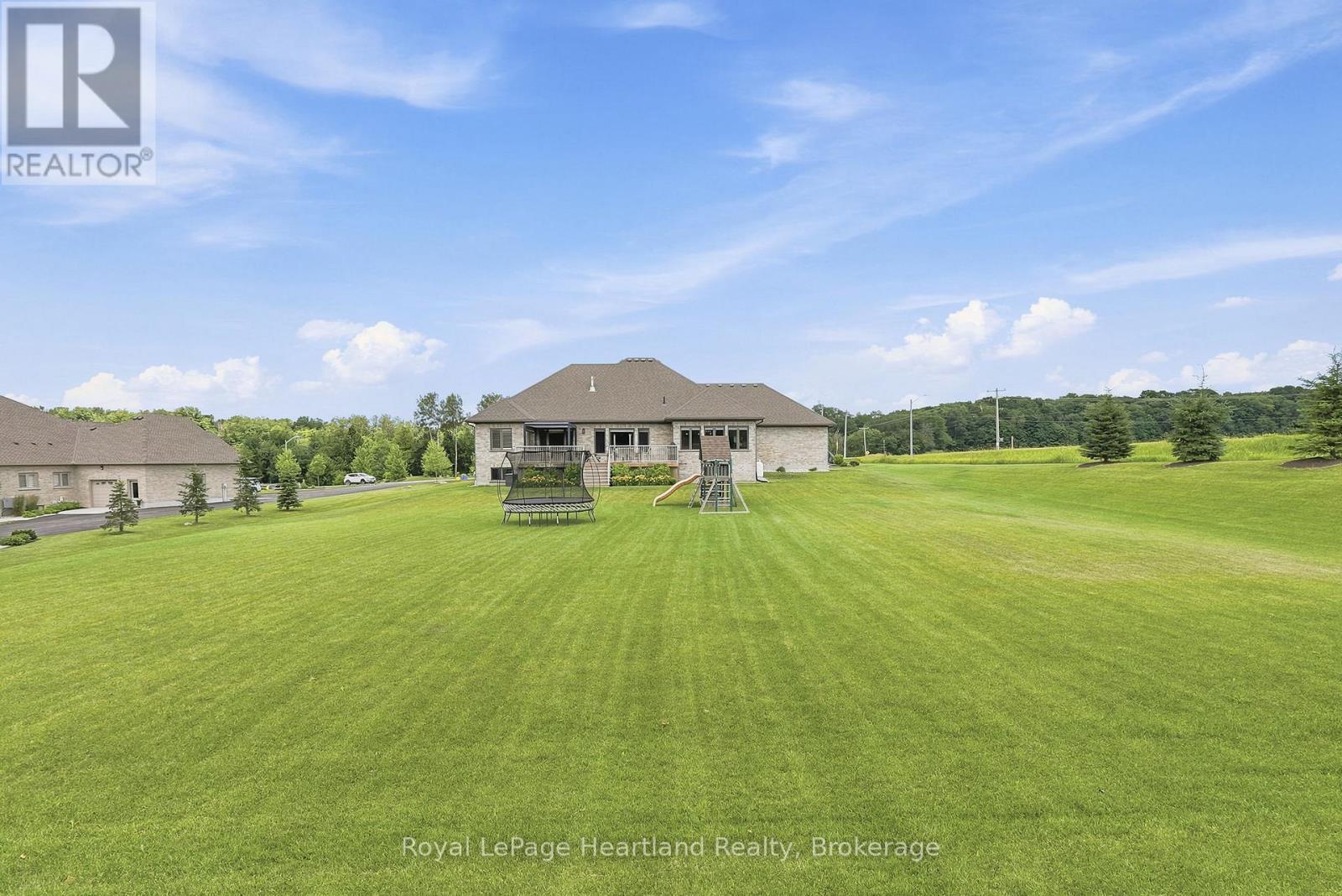 129 Sharron Court, Mapleton, ON