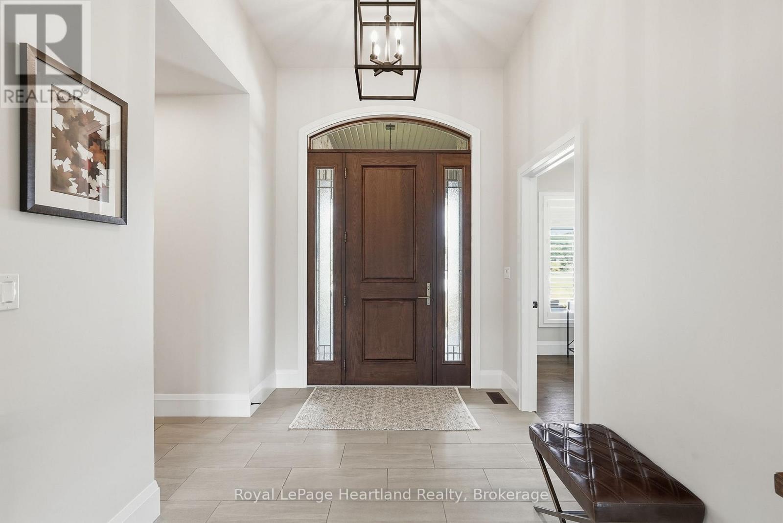 129 Sharron Court, Mapleton, ON