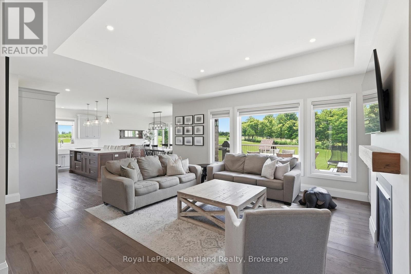 129 Sharron Court, Mapleton, ON