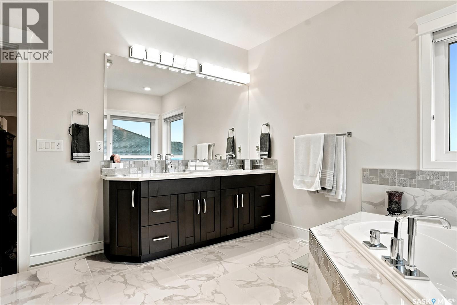 231 Fleming Crescent, Saskatoon, SK