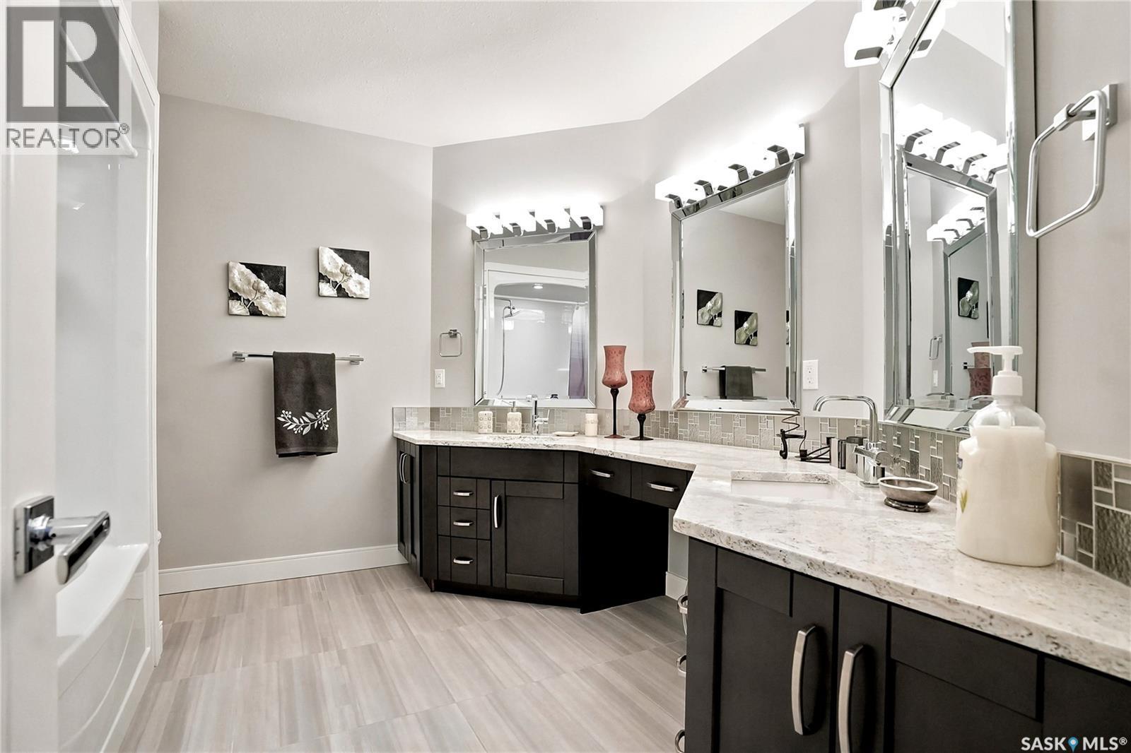 231 Fleming Crescent, Saskatoon, SK