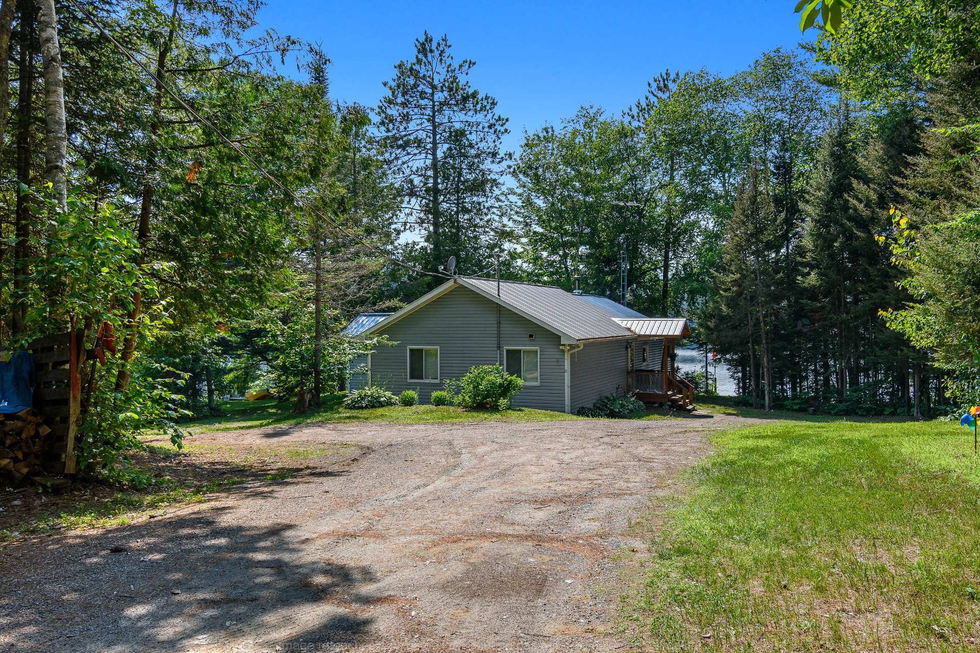 Front of Structure - 68 Ch. Stephens, Otter Lake, QC - Outdoor