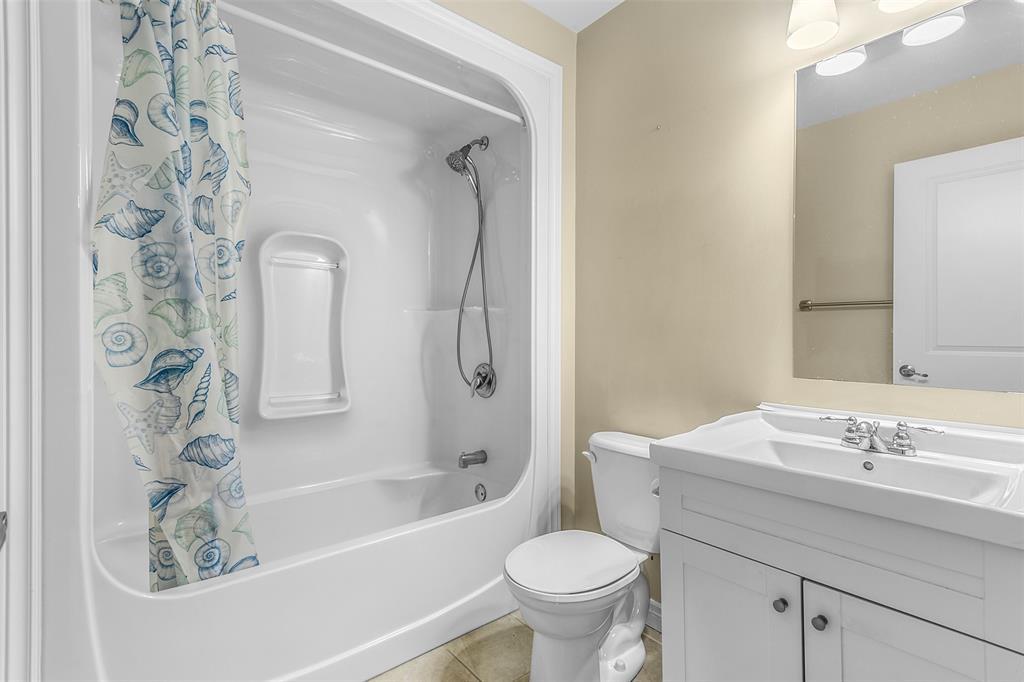 205-70 Freshwater Road, St. John'S, NL - Indoor Photo Showing Bathroom