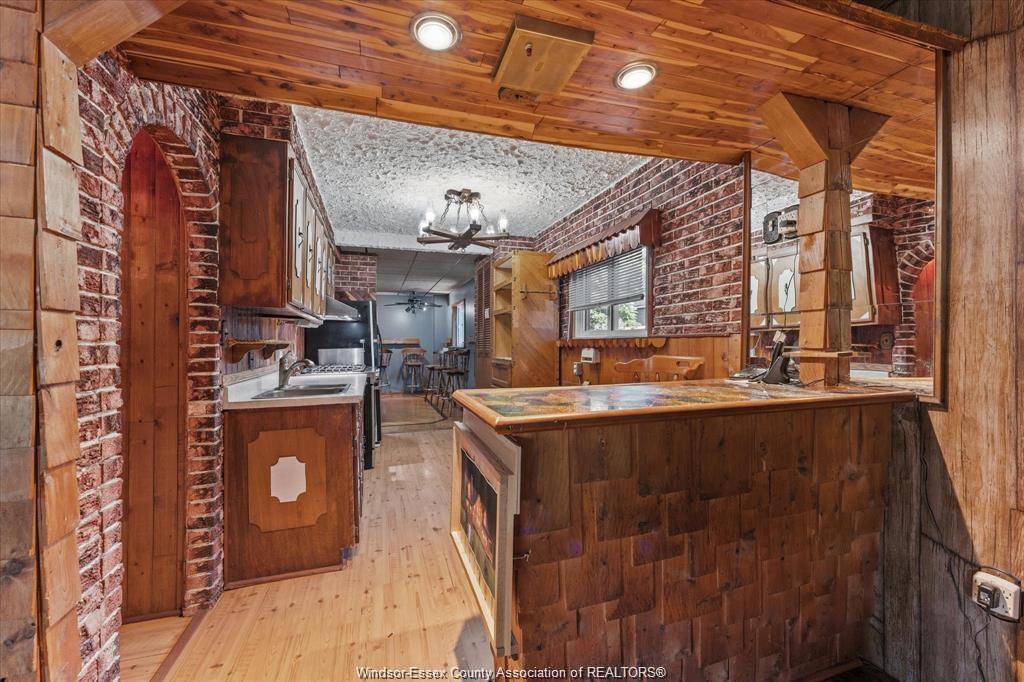3648 King, Windsor, ON